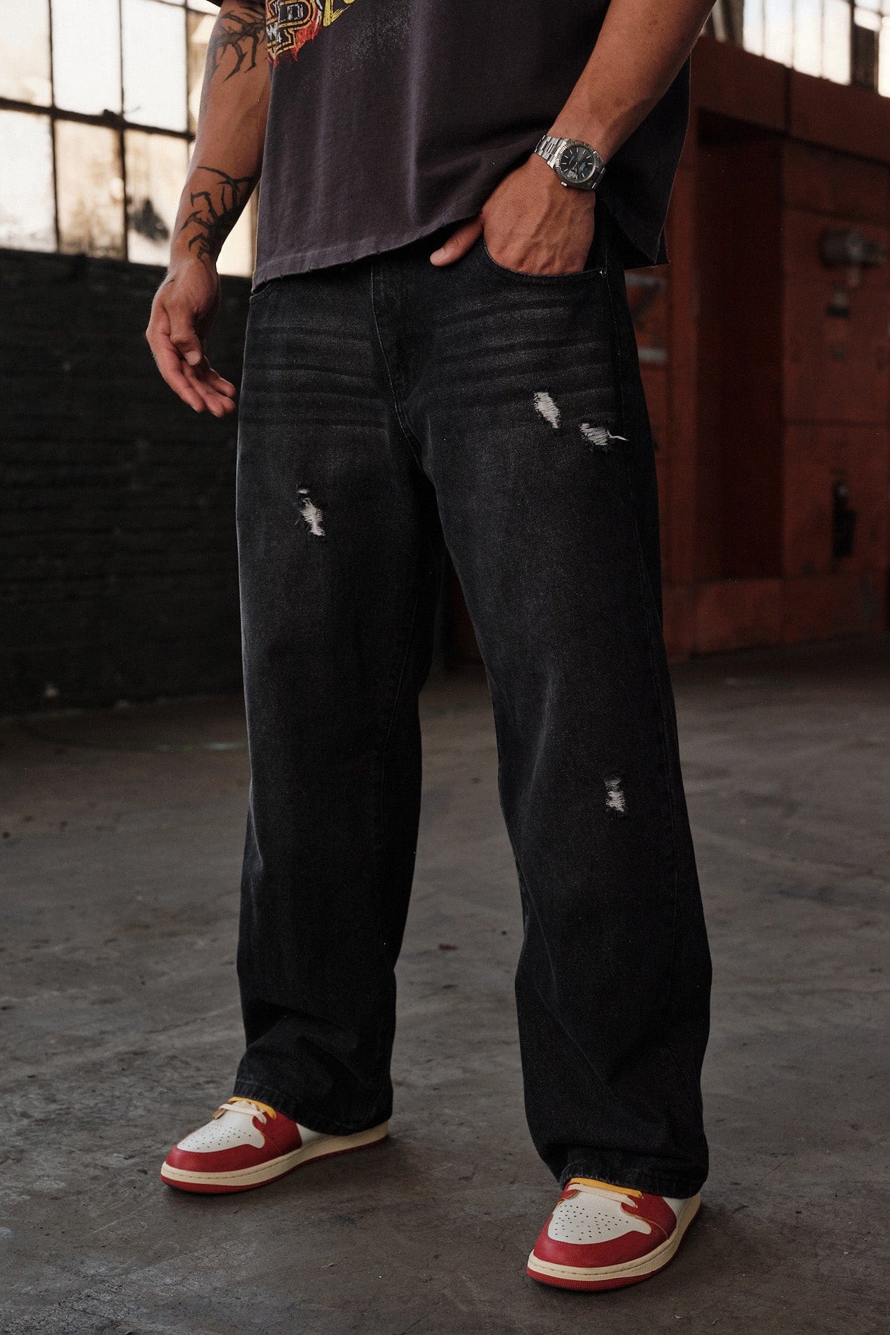 6037 - Loose Essential Jeans - Image 2