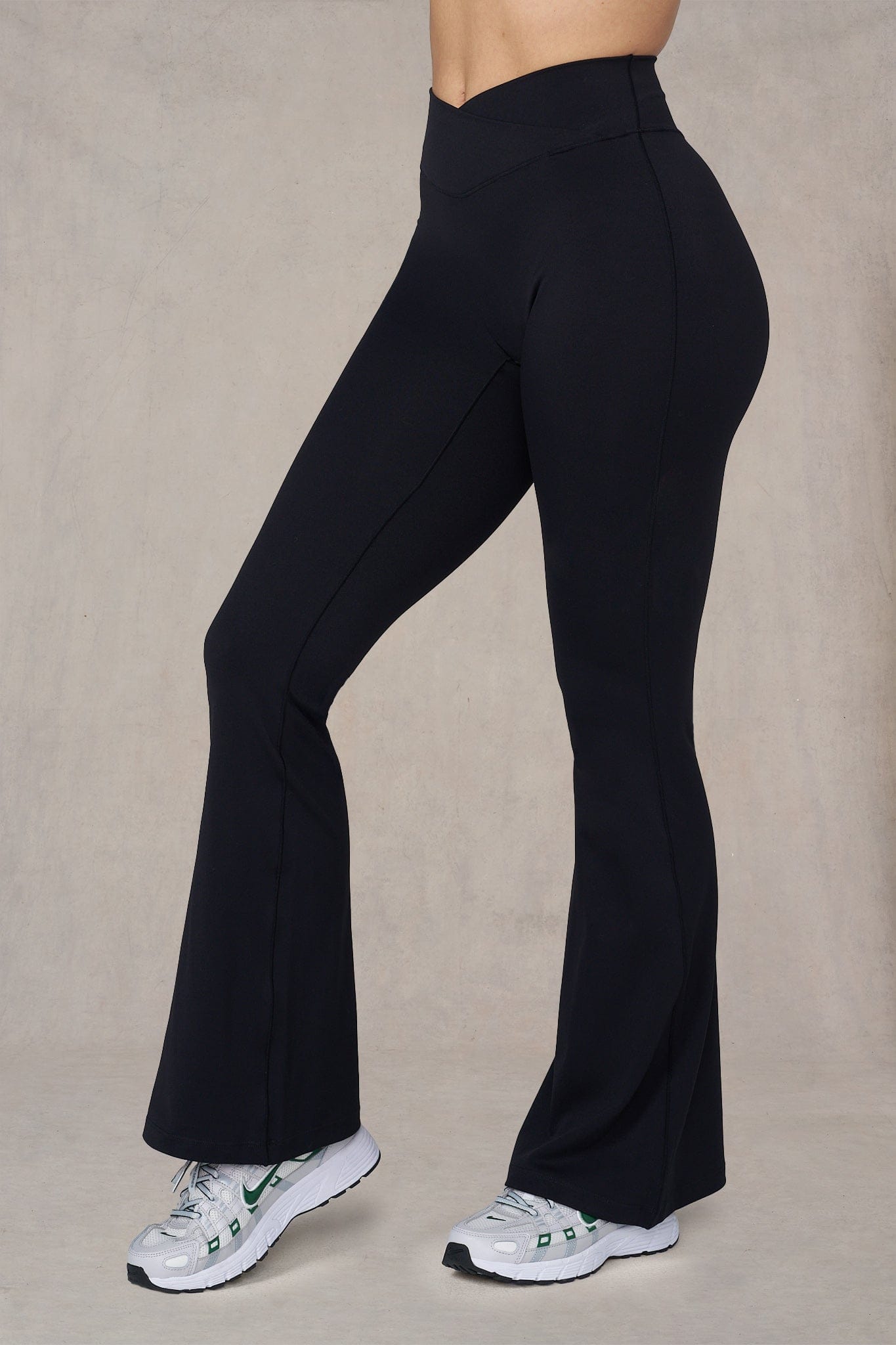 W288 - Vital Flare Leggings (Short) - Image 7