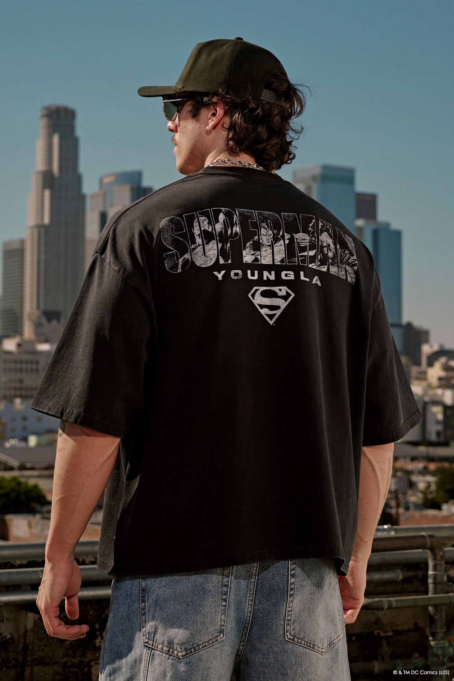 4064 - Superman Huge Tees - Image 3