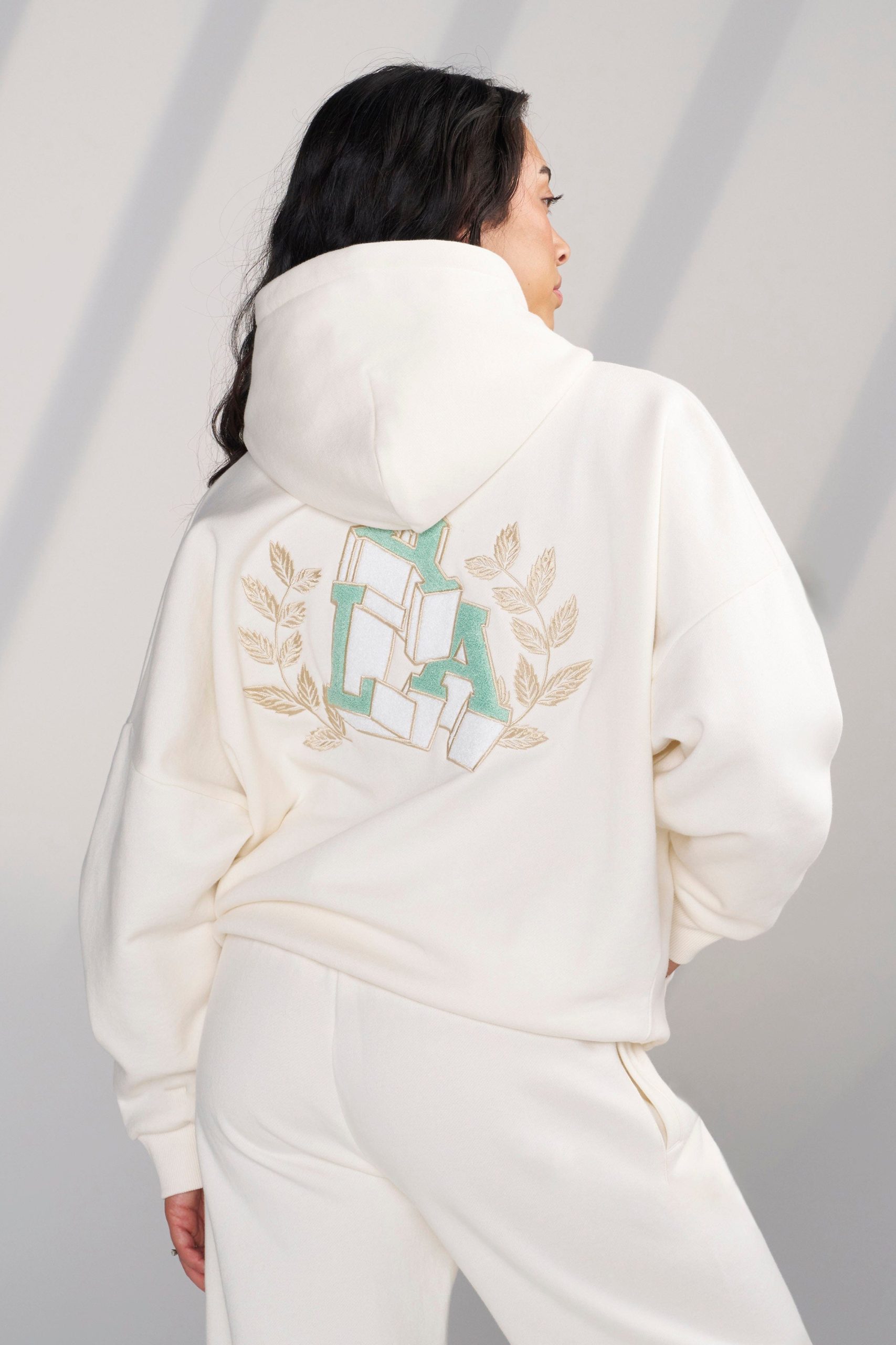 W524 - Teddy Hoodie - Image 10